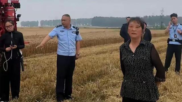 小威将搭档穆霍娃出战柏林女双