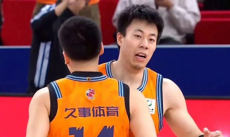 NBA流言汇总:雄鹿绿军围绕字母谈判 布朗去第三方