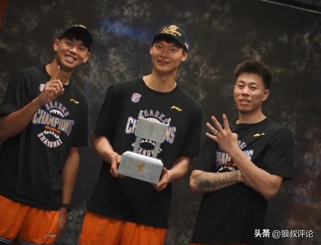 有点尴尬!布朗两个月前吐槽恩比德假摔骗哨 如今两人竟成为队友