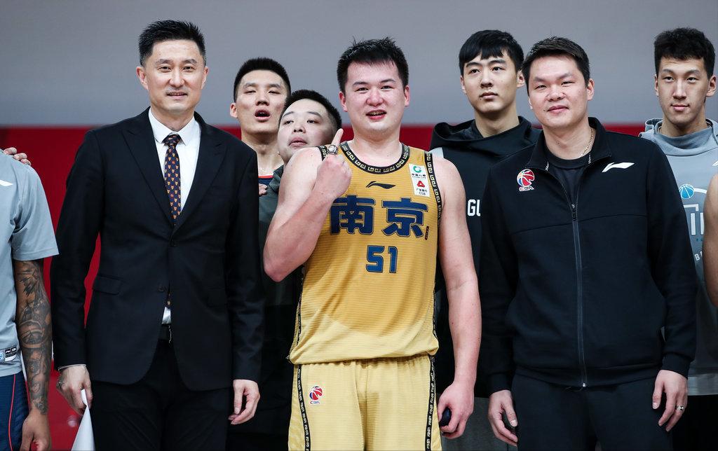 NBA创造历史!8年8个不同球队夺冠,别说马刺路还长