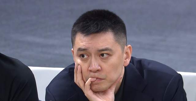 FMVP从未申请交易,却被送走!尴尬!刚喷完恩比德,就成队友!