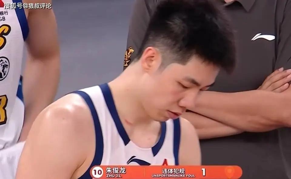 纽约夺冠背后的隐形伤痕:一张被强行拆开的王牌