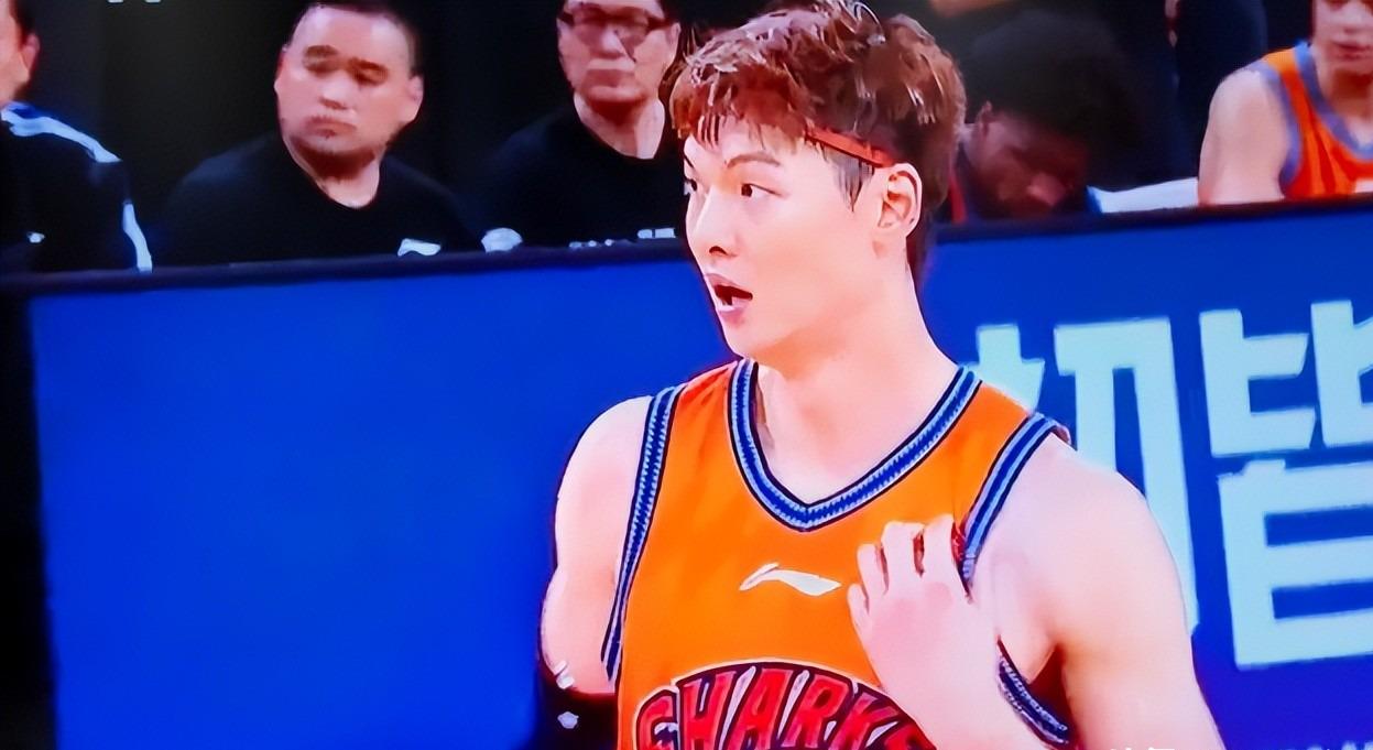 库里发文祝贺前助教布朗:尼克斯53年首冠背后的师徒情