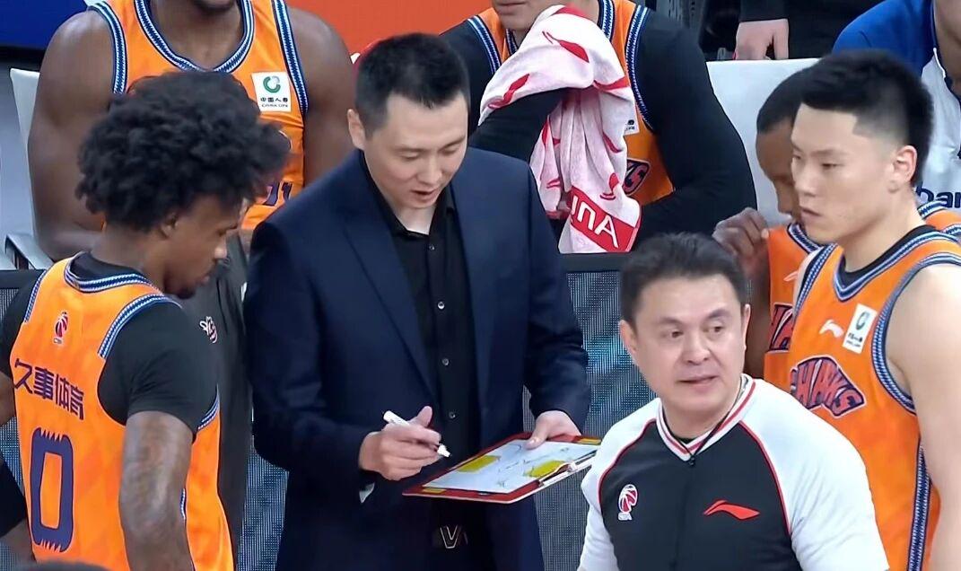哈珀崛起逼宫，马刺面临福克斯难题