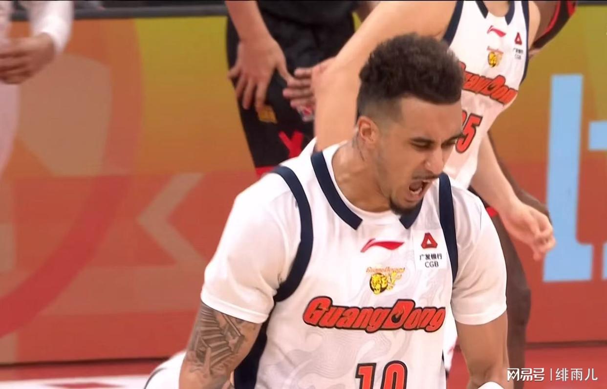 三万一张票,下不去手!尼克斯球迷攻陷圣城