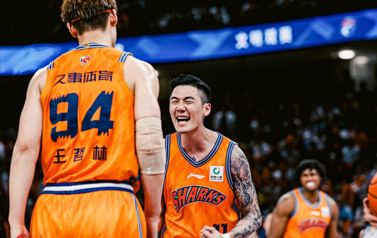 尼克斯成NBA首支赛季双冠王