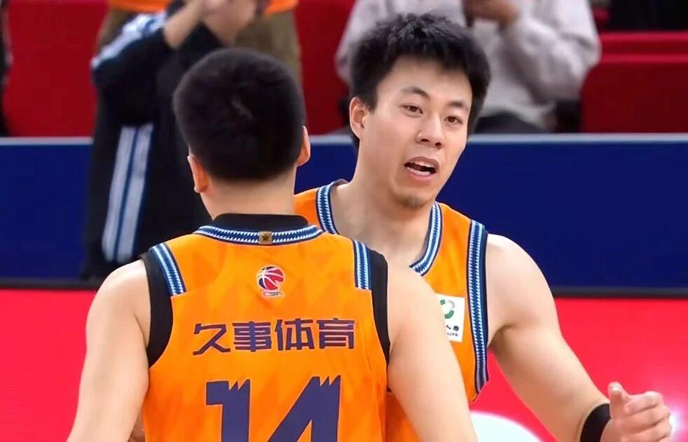 西蒙斯看好勇士得到詹姆斯