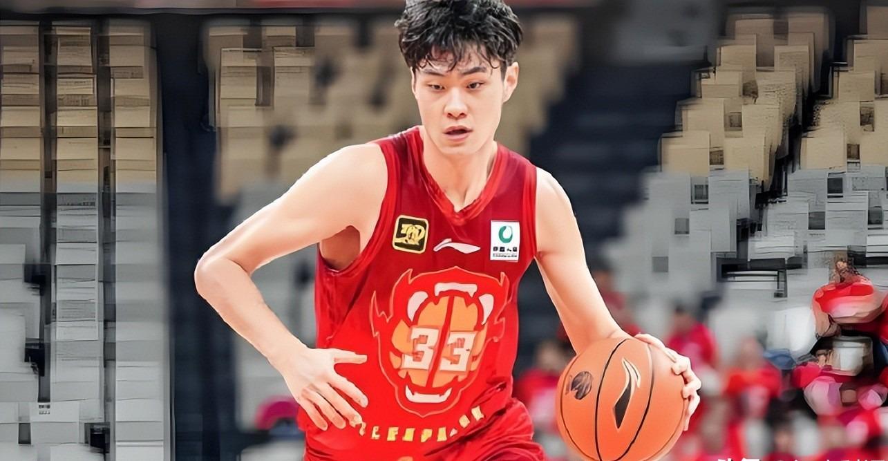 活塞步行者争夺特雷·墨菲三世