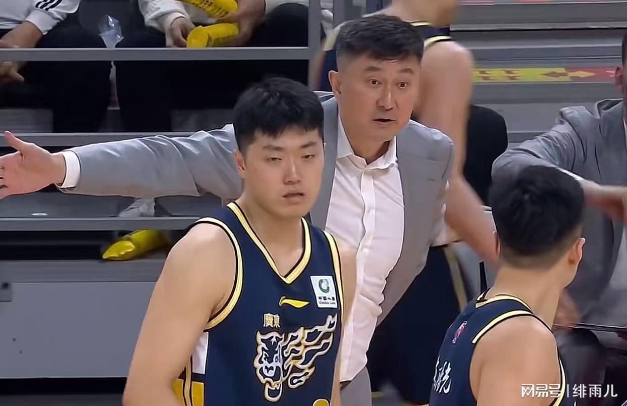 名记提议火箭交易得到浓眉