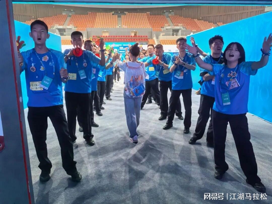 魔术师祝贺尼克斯夺冠盛赞旧将哈特