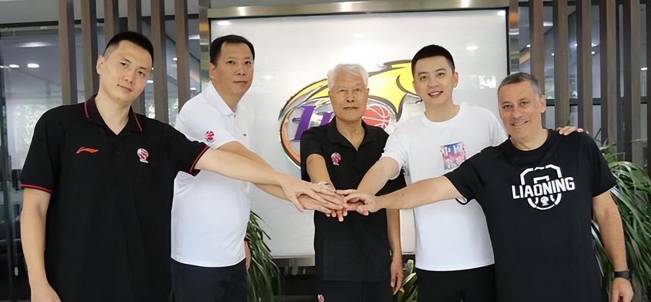 超早期NBA实力榜:马刺领跑,雷霆紧随其后