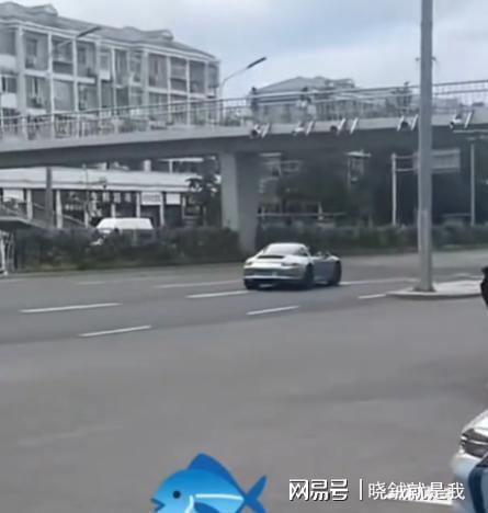 莱斯特城官方:拉塞尔