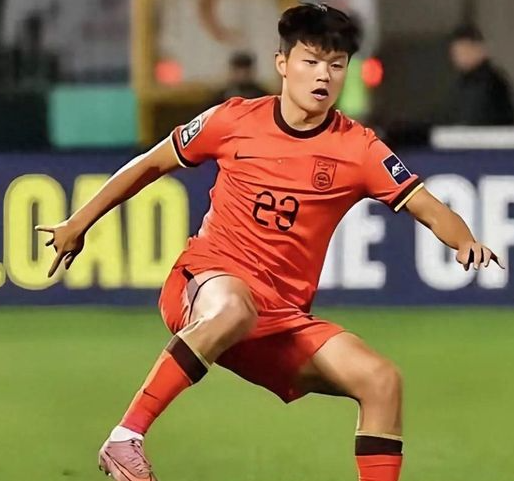 ESPN记者：皇马为琼阿梅尼标价9000万欧，今夏或出售他；邮报：曼联未来数月可能会和B费进行新合同谈判